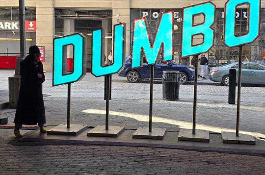 Dumbo Brooklyn Bridge and Wall Street Private Walking Tour