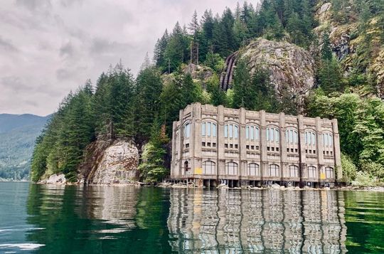 Vancouver Granite Falls Boat Tour Performance 3-Star Boat