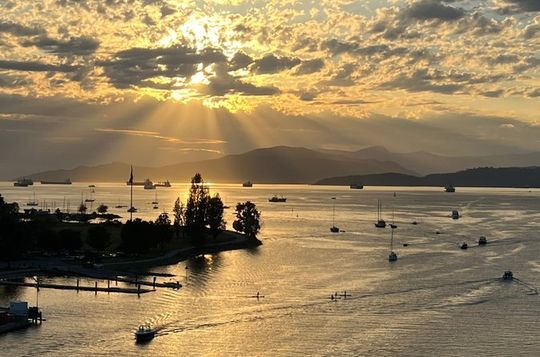 Premium Small Group: Vancouver City Highlights & Granville Island