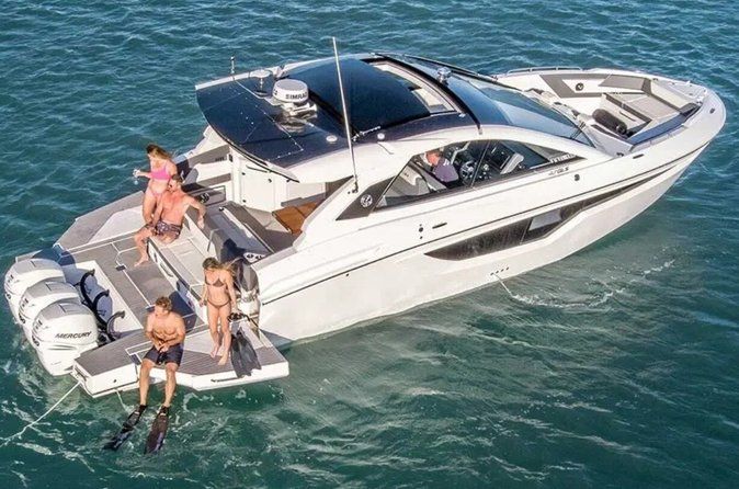 Sarasota- 43’ Giddy Up | Cruisers Yachts GLS 42- 4 Hour