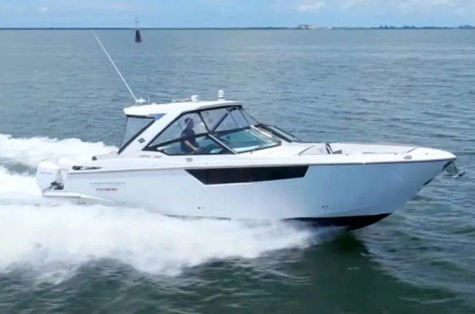 Sarasota 40’ Happy Hour Monterey 385 Super Sport for 6 Hours