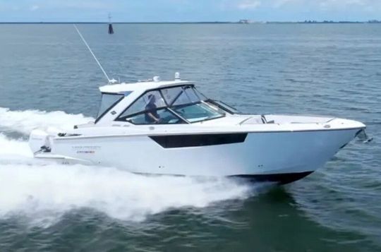 Sarasota 40’ Happy Hour Monterey 385 Super Sport for 6 Hours