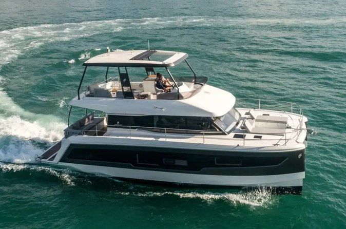 St. Pete-40’ Congetta | Fountaine Pajot MY5 Power Catamaran- 4Hr