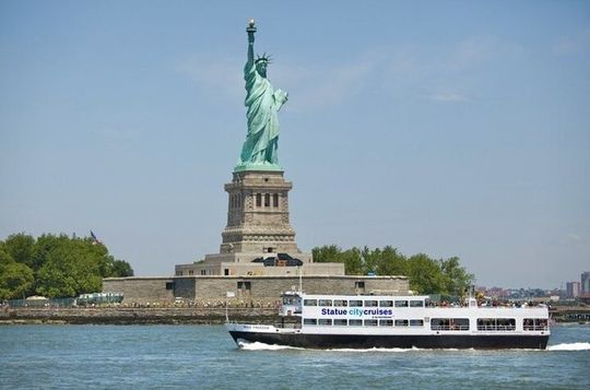 NYC Statue City Cruises: Official Statue of Liberty Ticket