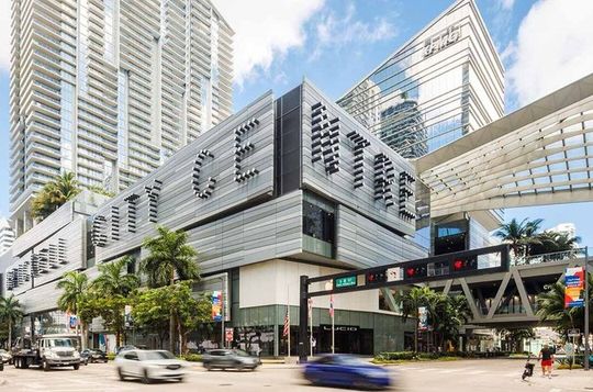 Private Half Day Sightseeing and Food Tour in Miami With Driver