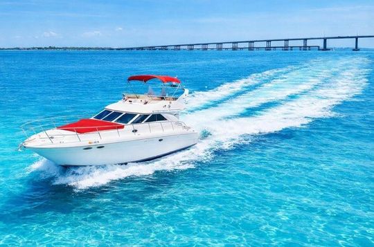 Miami Yacht Charter and 2 Jet Ski Ride Brickell and Islands