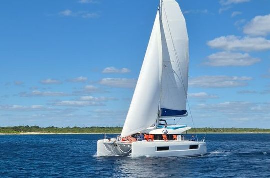 4Hour 40ft Catamaran Lux Experience In Tulum and Playa del Carmen