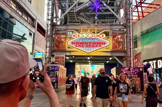 Downtown Discovery Tour: History, Highlights & Insider Secrets