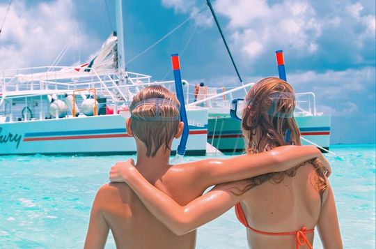 All-Inclusive Cozumel Catamaran Deluxe Tour with Beach Club