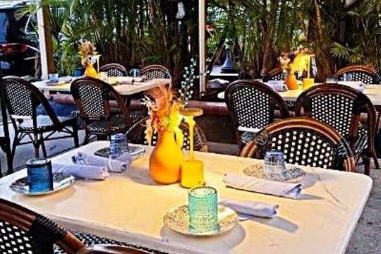 St Armands Shop, Sip & Stroll