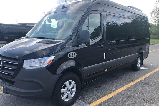 Private Roundtrip Shopping Trip to Woodbury or Jersey Gardens