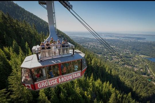 Gondolas, Grizzlies & OMG Views– Vancouver’s Ultimate Day Out!