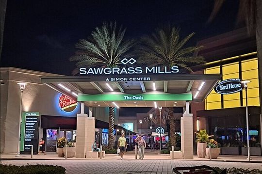 Luxury Roundtrip Transfer to Sawgrass Mall from Miami Hotel