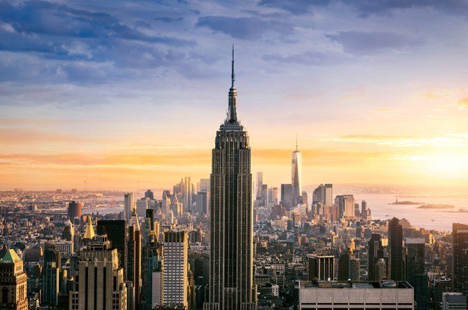 Private Luxury Car Tour of Manhattan's Iconic Landmarks