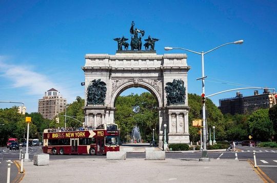 New York City Big Bus Hop On and Hop Off Sightseeing Experience