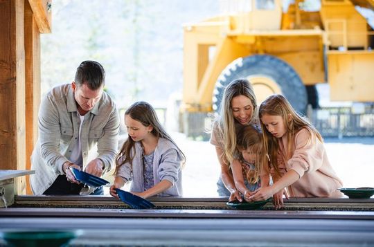 Shore Excursion Post Cruise the Best of Squamish Tour