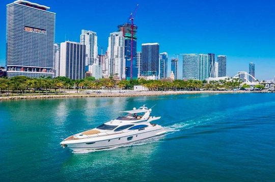 Private Luxury Azimut with 2 Jet Skis Included