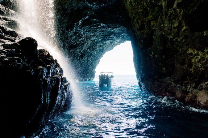 Private Na Pali Coast Boat Charter 4.5 Hour Adventure