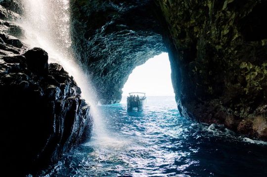 Private Na Pali Coast Boat Charter 4.5 Hour Adventure