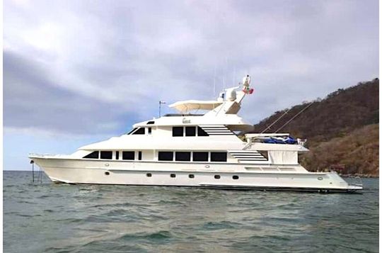 Hatteras 122’ Luxury Yacht Experience in Puerto Vallarta