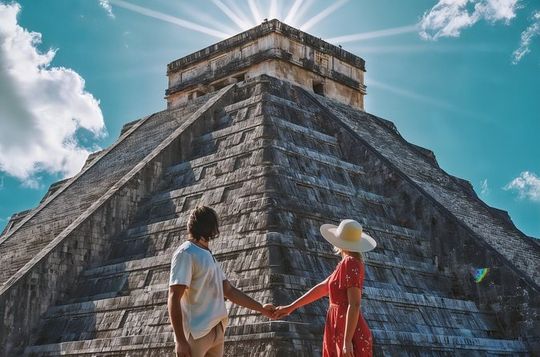 Chichen Itza and Suytun Cenote Full Day Guided Tour
