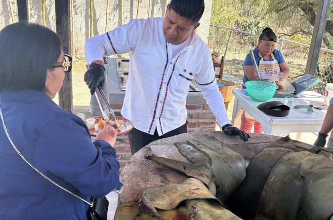 Teotihuacan and Basilica of Guadalupe with Barbacoa Experience
