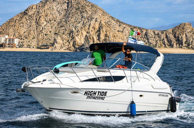 Private Yacht 32 FT 8 PAX with Food and Bar Los Cabos