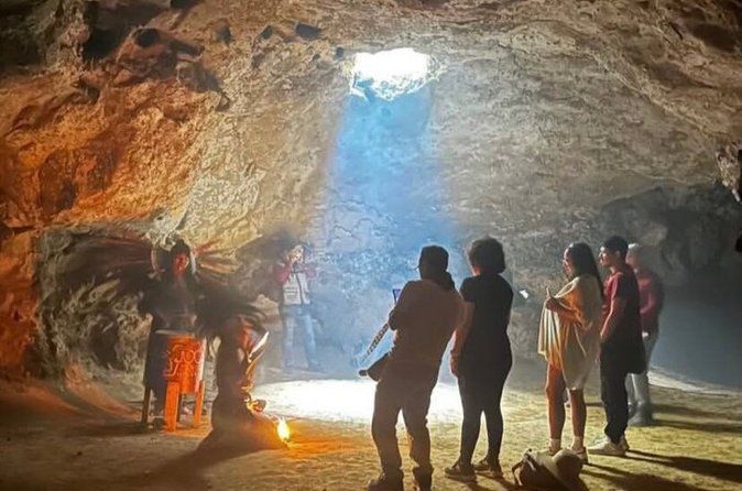 Teotihuacan, cave experience, breakfast and CDMX transportation