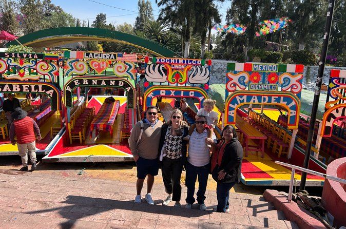 3-in-1 Tour: Frida Kahlo Museum, Coyoacan and Xochimilco Small Group