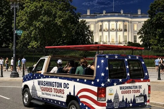 Washington DC Monuments at Night Guided E-Trolley Tour with Stops