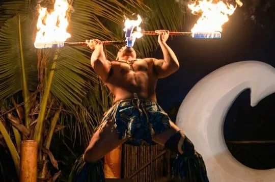 Oahu: Mauka Warriors Luau, Rum Tasting and Dole Plantation Tour