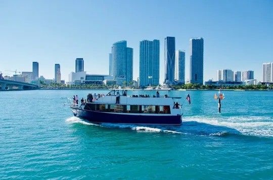 2 Hours Miami Private Boat for rent with captain included