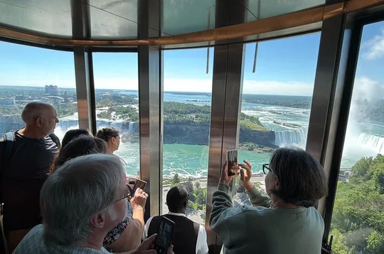 Niagara Falls Small Walking Tour Panoramic view and Boat ride