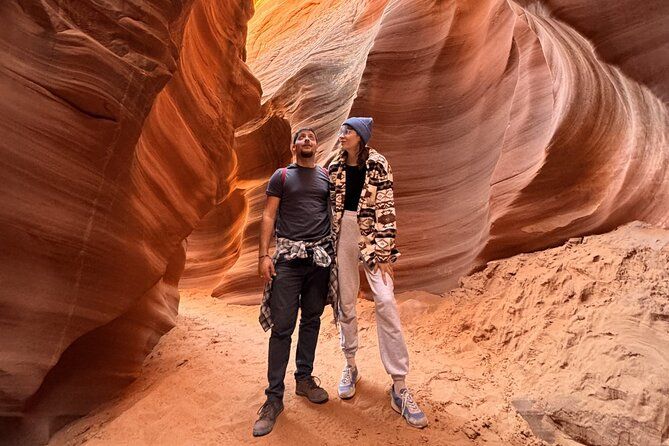 Page: Hogan Upper Antelope Canyon Hiking Tour - Age 8+
