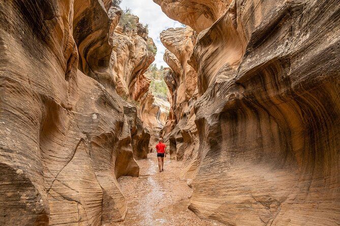 Family Friendly Hike in Famous Willis Creek Slot Canyon