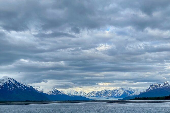 Half-Day Guided Kayak Tour on Knik River