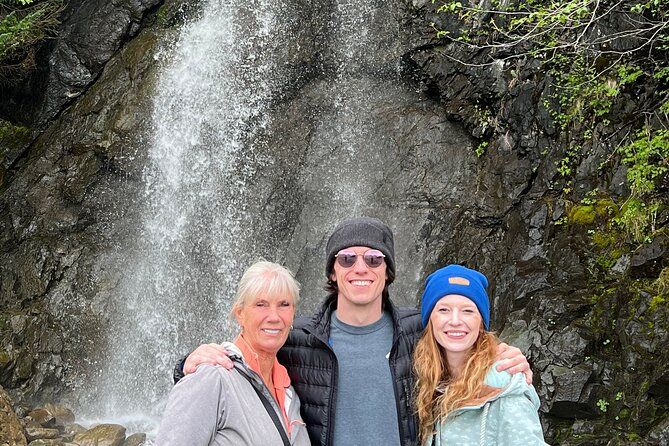 Juneau Senior Hike and City Tour