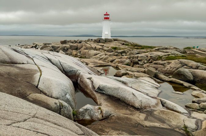 Half Day Tour: Peggys Cove,Swissair Memorial & Titanic Cemetery