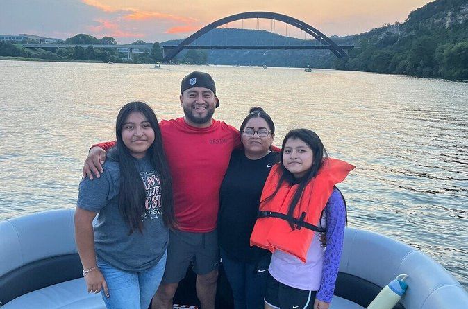 1hr Per Person Scenic Cruise on Lake Austin