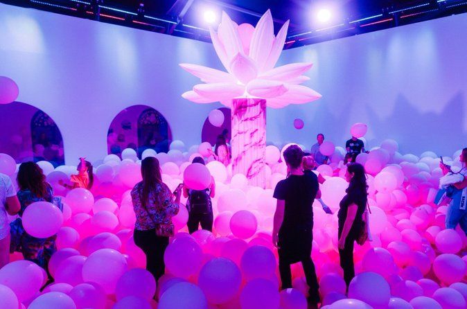Los Angeles Bubble Planet Immersive Interactive Experience