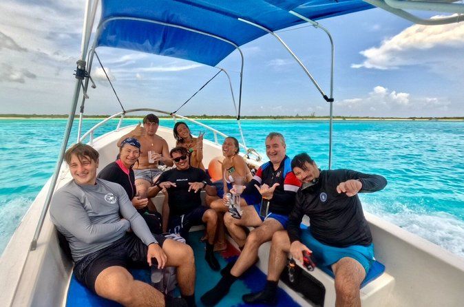 Tour Privado en Barco en Puerto Morelos con Almuerzo Incluido