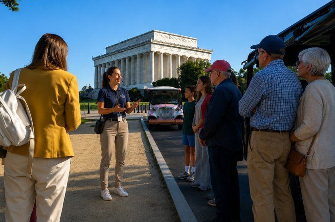 DC: DayTime Small-Group Guided Monuments&Memorials Tour by E-Cart