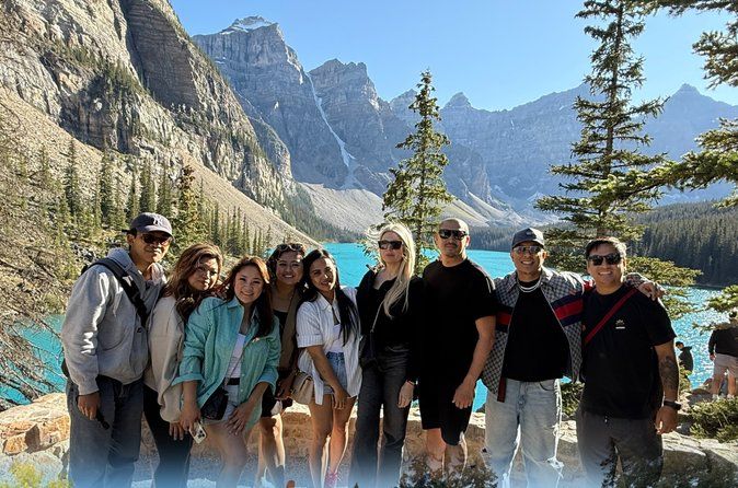 Moraine Lake and Lake Louise Tour