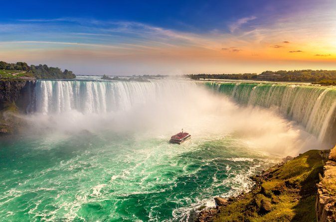 Niagara Falls Tour with Boat Cruise Skylon and Behind Falls