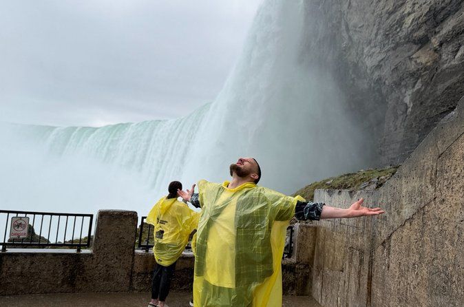 Best Tour in Niagara Falls Canada Behind Falls and Boat