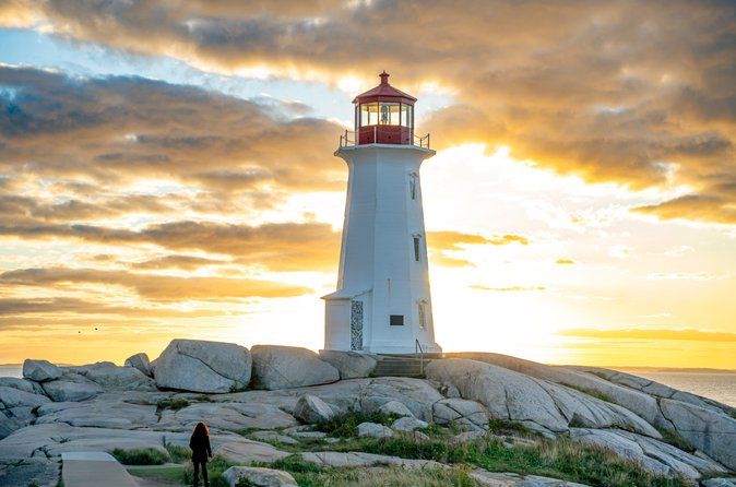 Half Day Tour: Peggys Cove,Swissair Memorial & Titanic Cemetery
