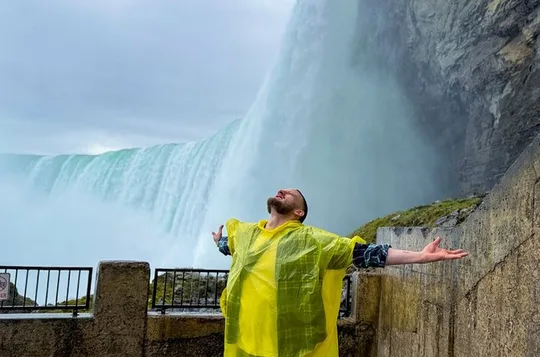 Best Tour in Niagara Falls Canada Behind Falls and Boat