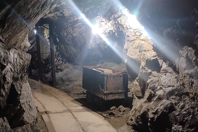 Crystal Gold Mine Tour With Gold Panning and Miner's Museum Visit