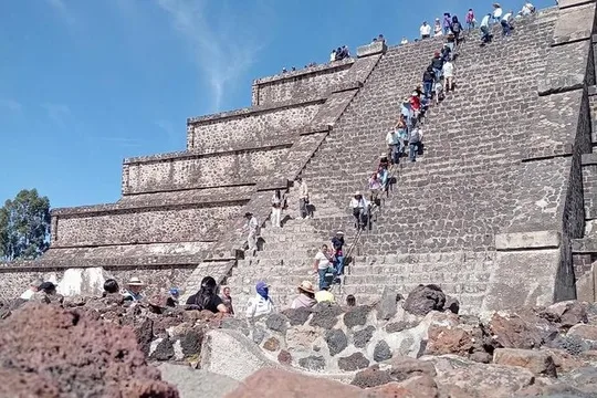 Teotihuacan with expert local guide