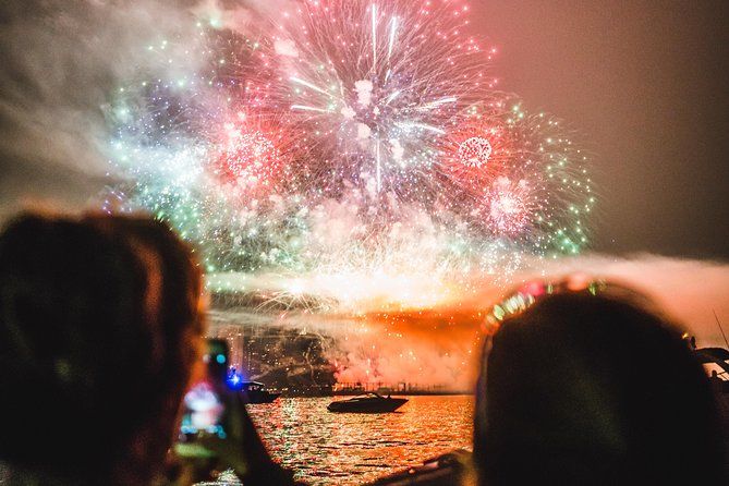 4-Hour Firerworks Tour with Dinner at Bowen Island from Vancouver